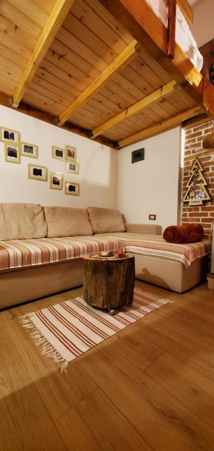 Relax Inn Korce Exterior foto