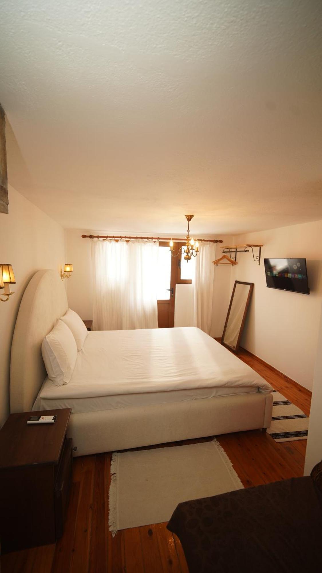 Relax Inn Korce Exterior foto